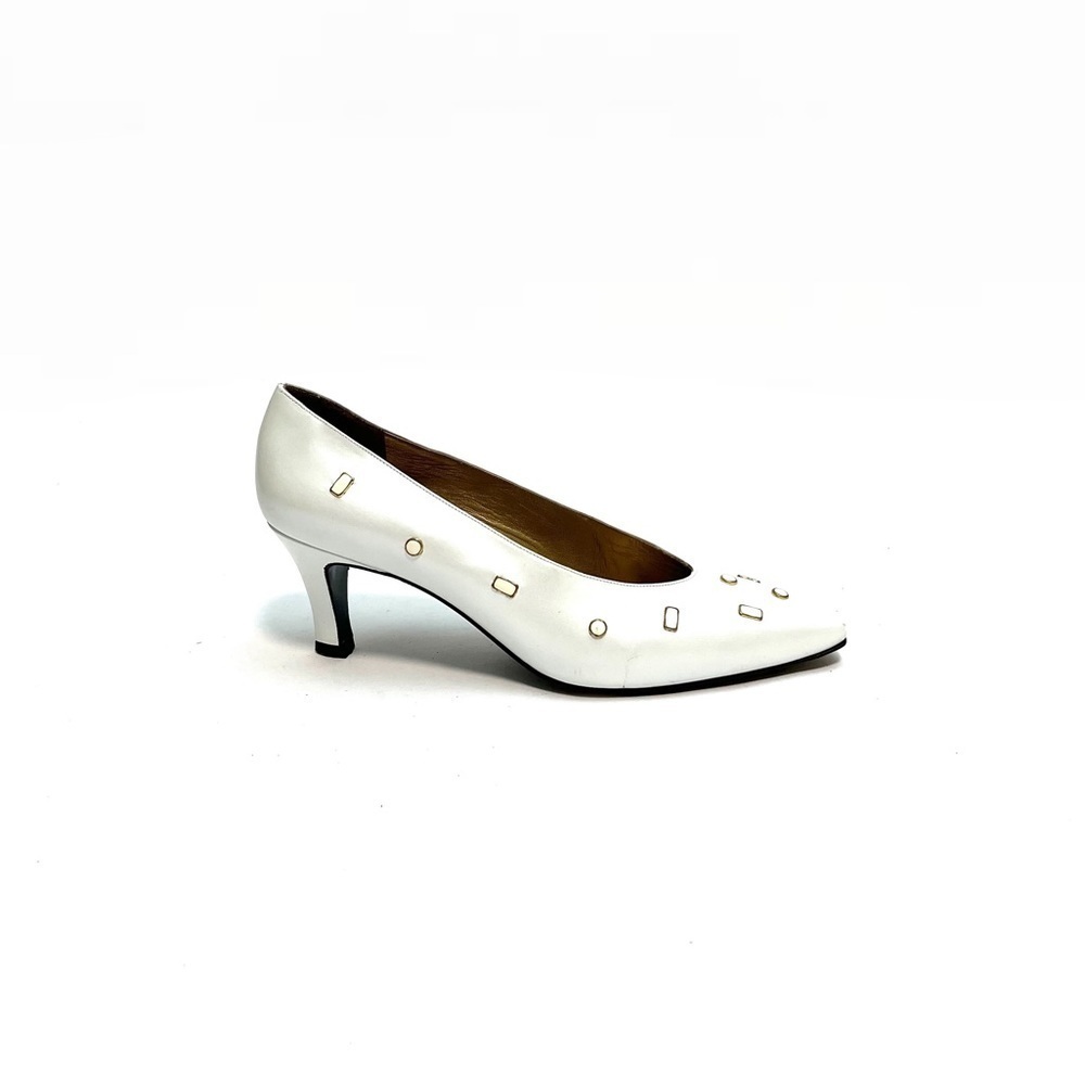 STUART WEITZMAN | Vintage 1980s white pearl leather geometric studded pumps